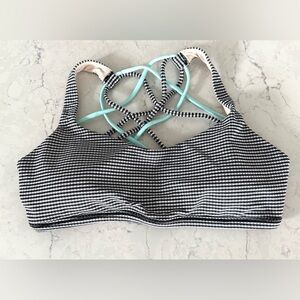 Lululemon Athletica Free To Be Wild Bra Size 8 EUC